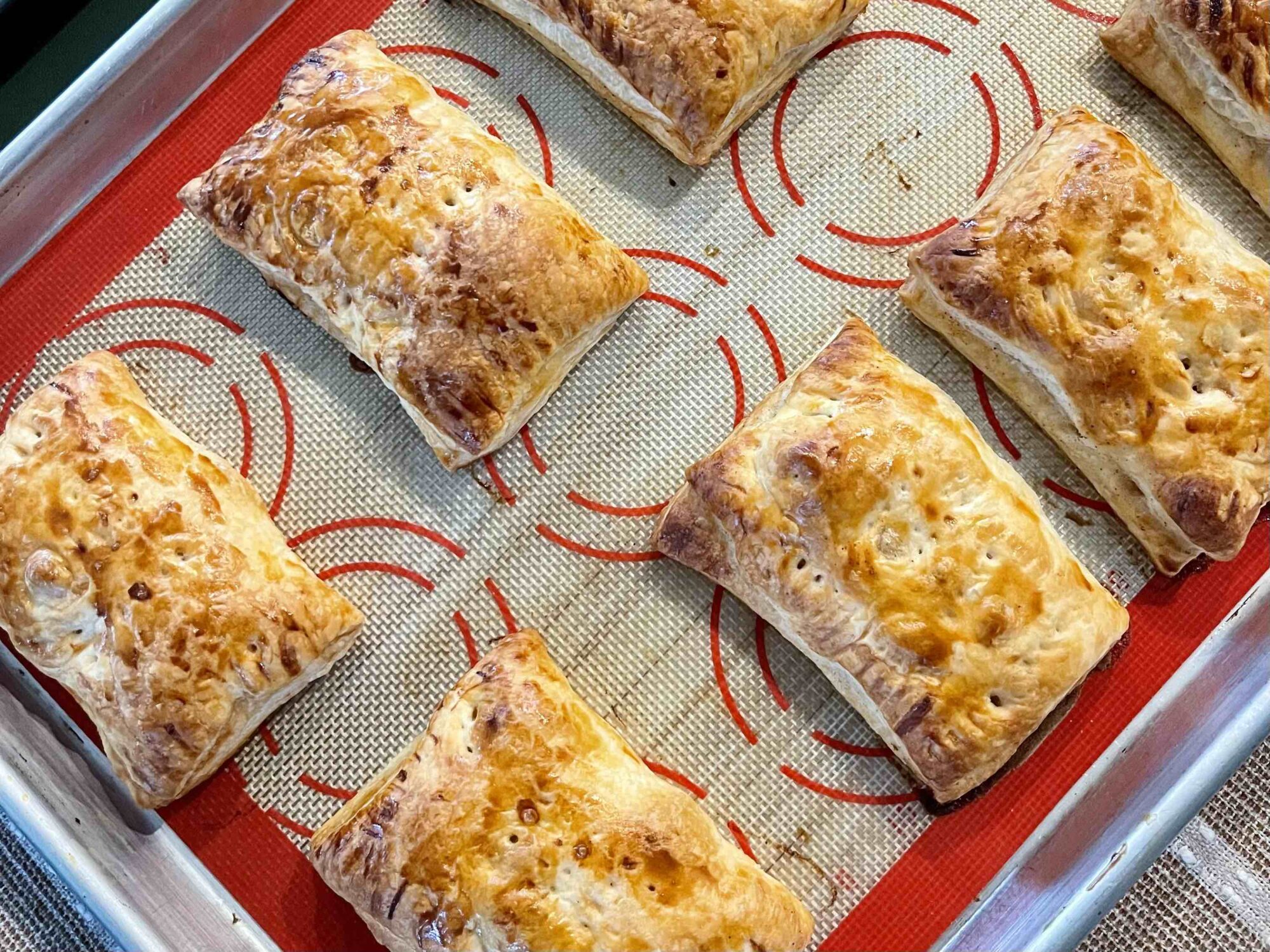 Apple Pie Puff Pastry - Lerrie's Kitchen